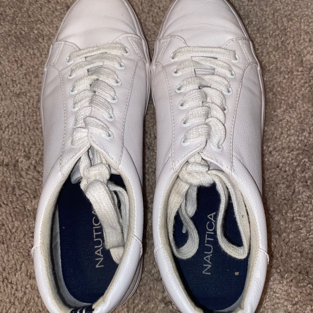 Náutica White Tennis Shoes